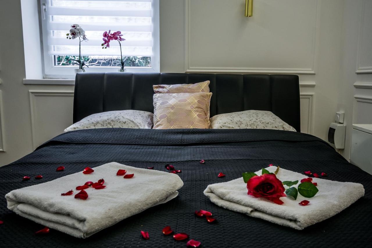 Zamoyskiego Jacuzzi Apartment Красков Екстериор снимка