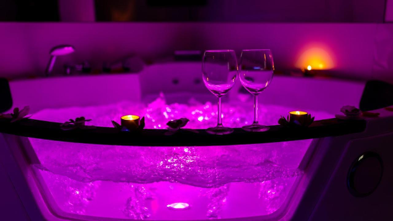 Zamoyskiego Jacuzzi Apartment Красков Екстериор снимка