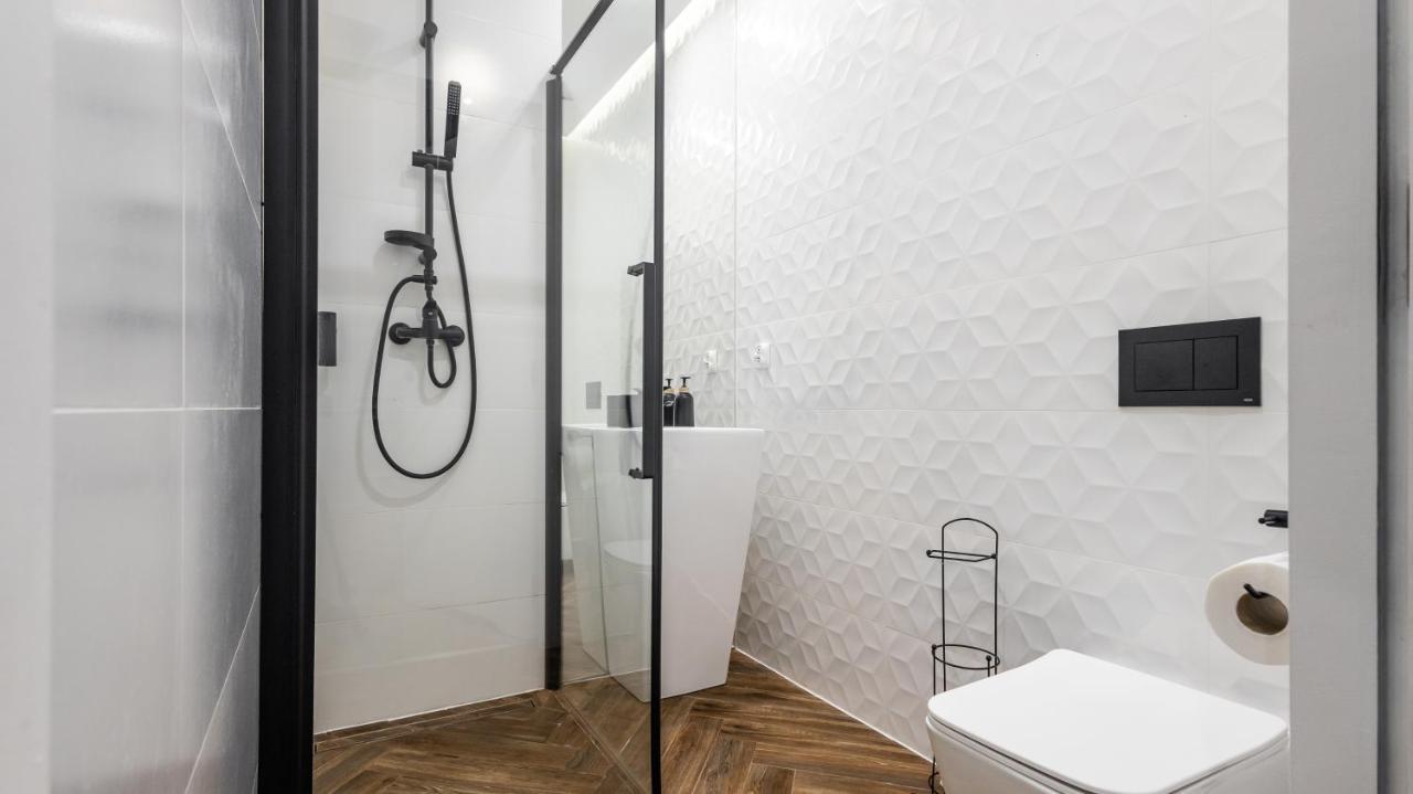 Zamoyskiego Jacuzzi Apartment Красков Екстериор снимка