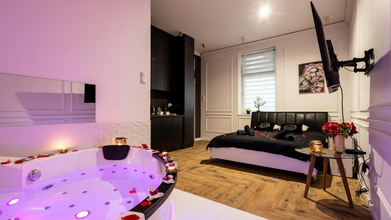 Zamoyskiego Jacuzzi Apartment Красков Екстериор снимка